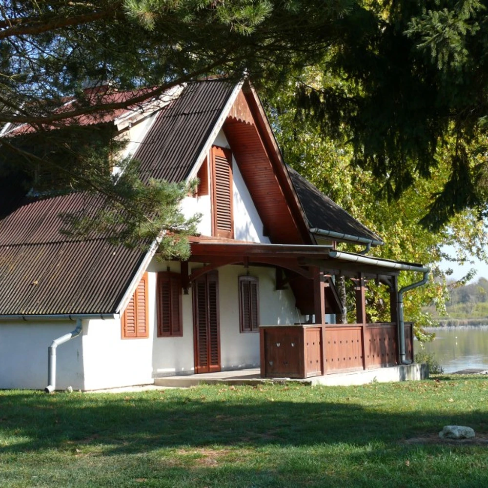 Kőházas nagy parti horgászhely