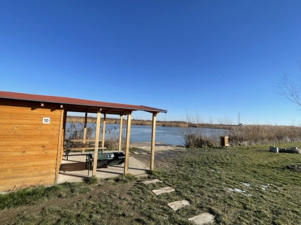 10-es horgászállás